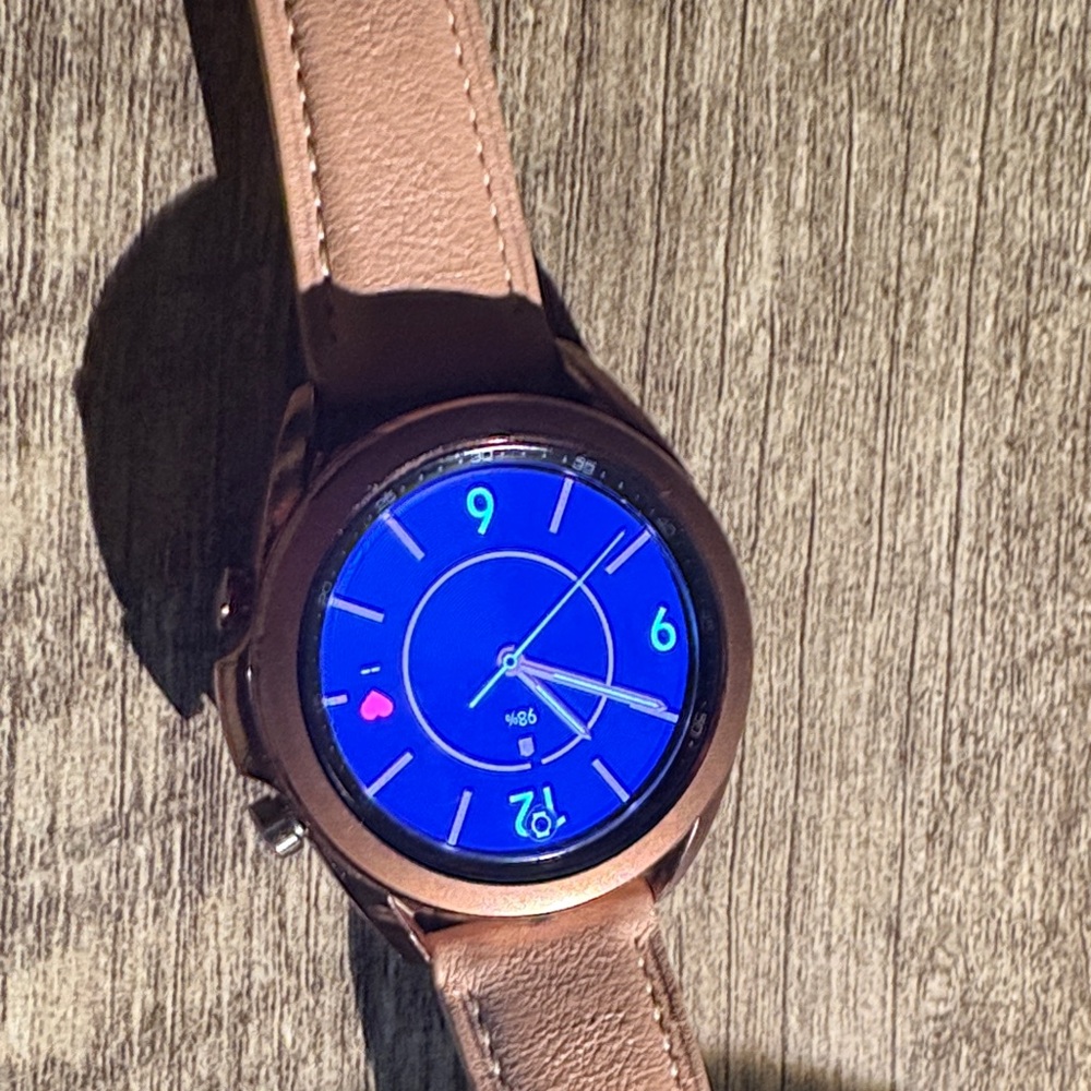 Samsung Smartwatch with Tan Leather Strap and Blue DisplayGalaxy watch 3